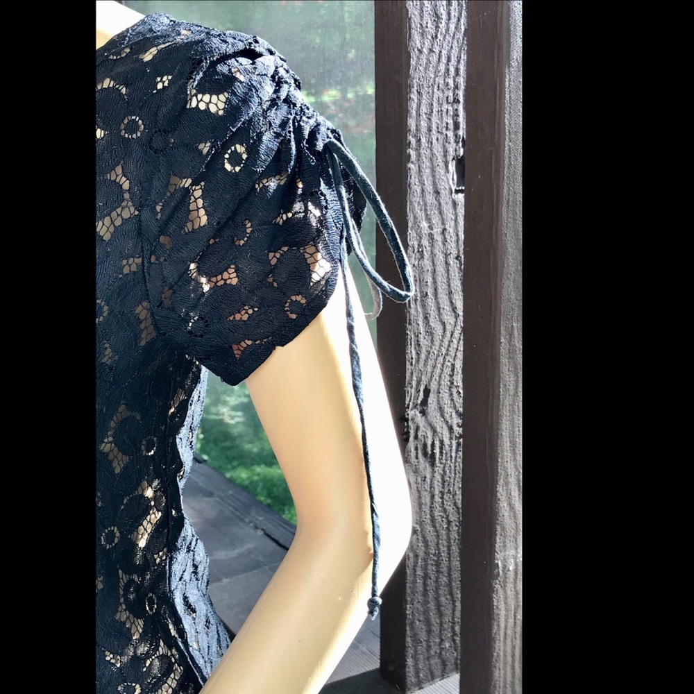 ▪️Unique ASYMMETRIC Black Floral Lace Blouse - Picture 4 of 6